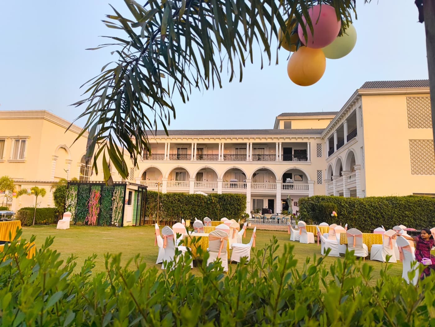 Eden Garden Lawn guest seating